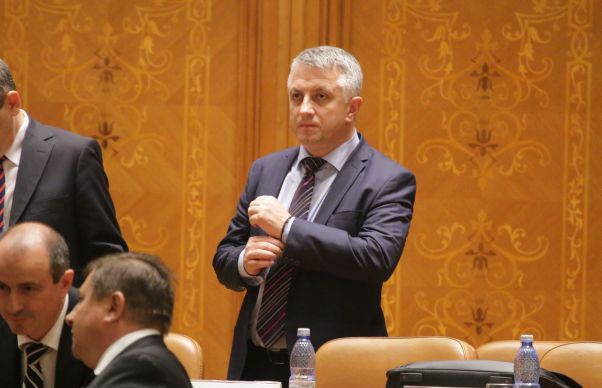 Senat: Comisia pentru învățământ cere demisia ministrului Bostan