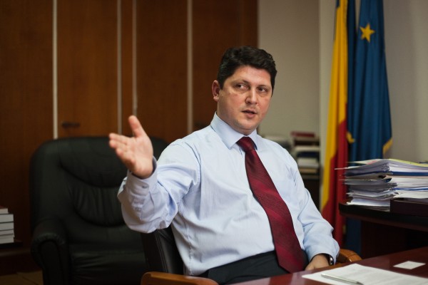 Senatorii ar putea dezbate și vota marți solicitarea DNA în cazul Corlățean