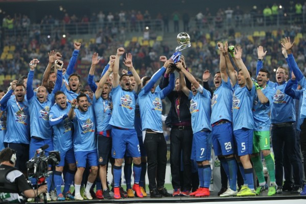 Câștigătoarea Cupei Ligii, premiată de Ivan Patzaichin