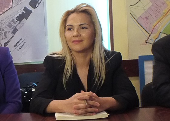 Fabuloasa avere a celei mai sexy deputate din Romania!
