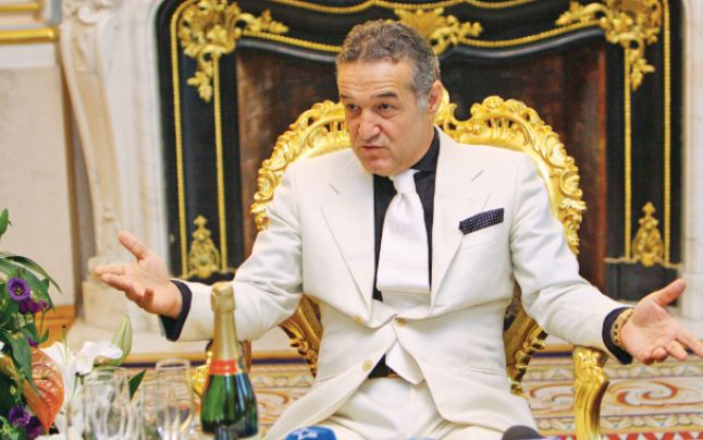 Imagini incredibile din baile aurite ale lui Gigi Becali!