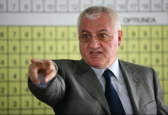 Condamnat la şapte ani pentru evaziune, Mitică de la Ligă rămâne fără vilele de lux!