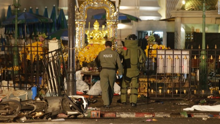 Explozii în serie în Thailanda: patru morți, zeci de răniți, între care și turiști străini