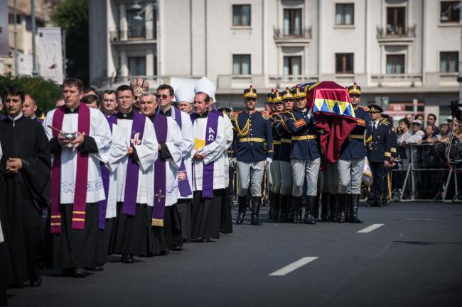 Funeralii pentru Regina Ana: Peste o mie de persoane i-au adus ultimul omagiu în Piața Palatului