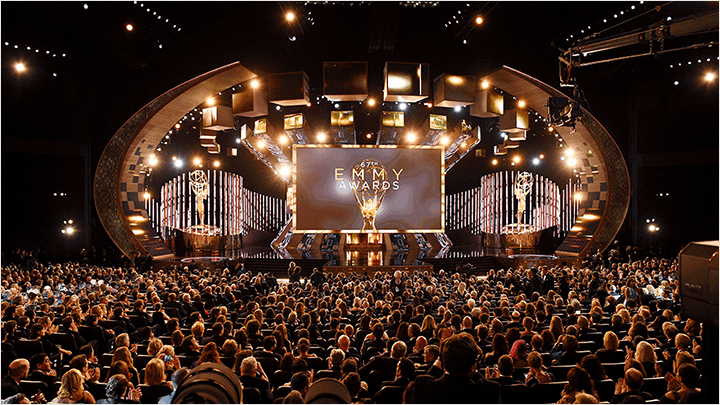 Parada modei celebrităților pe covorul roșu la gala Emmy Awards