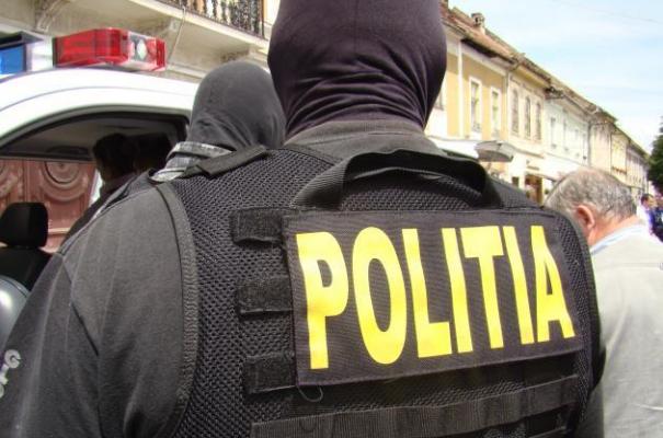 Percheziții la Zlatna după ce angajatele CEC Bank ar fi furat bani din mai multe conturi