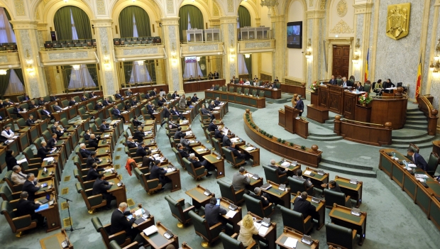 Senat: Copiii cu vârsta până în trei ani ar putea fi exceptați de la plata cheltuielilor de întreținere