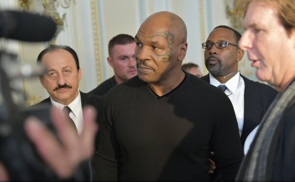 Box: Mike Tyson s-a întâlnit cu foștii campioni mondiali Doroftei, Leu, Simion și Diaconu
