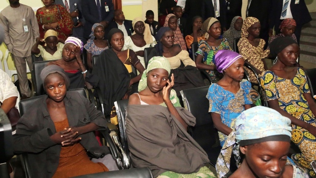 Nigeria: Cele 21 de liceene, eliberate de răpitorii lor din Boko Haram, spun că au stat fără mâncare mai mult de o lună