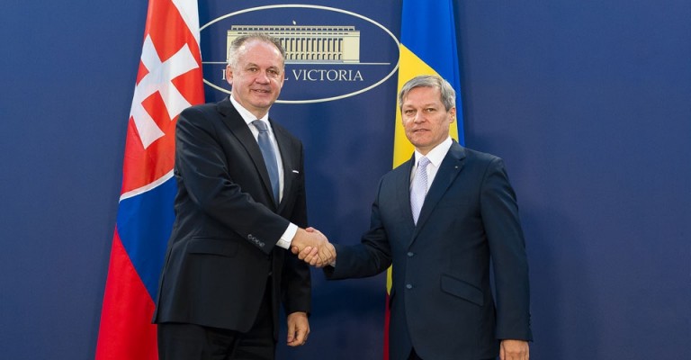 Reușitele României în combaterea corupției, apreciate de președintele slovac în discuțiile cu premierul Cioloș