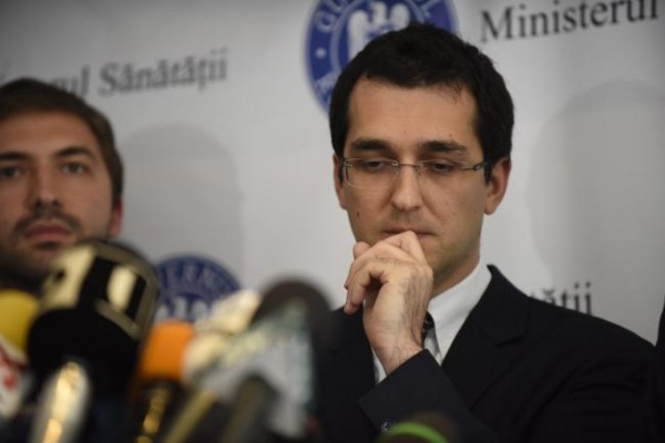 Vlad Voiculescu anunță un audit referitor la problemele sistemului cardului național de asigurări de sănătate