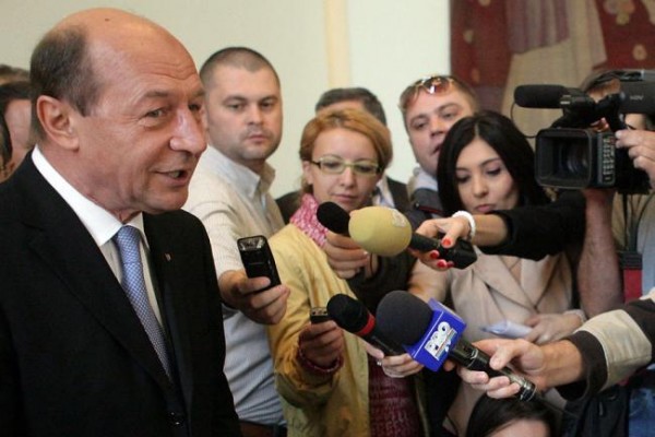 Băsescu: Liderii de partide să se autointituleze premieri-fantomă și să facem dezbateri pe soluții