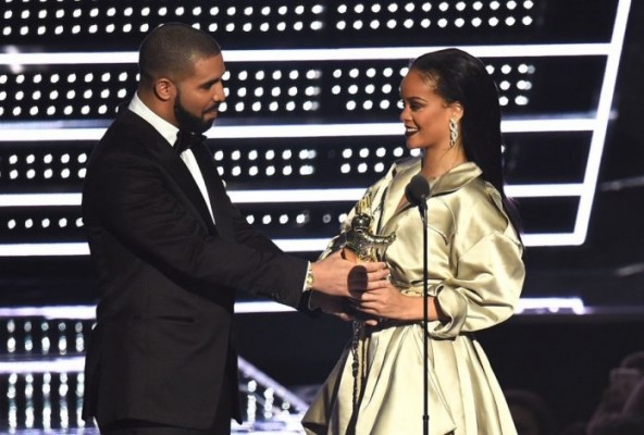 VIDEO Justin Bieber, Rihanna, Drake, principalii câștigători ai ediției din acest an a American Music Awards