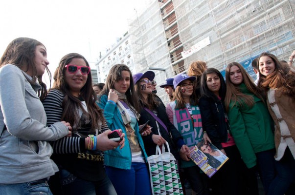 VIDEO La Madrid, fanii lui Justin Bieber își așteaptă idolul de săptămâni