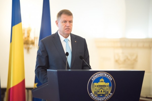 Președintele Iohannis a promulgat legea privind industria națională de aparăre
