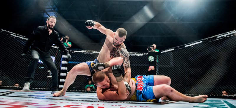 Trei sportivi români la europenele de MMA de la Praga