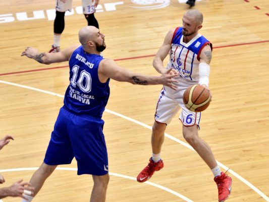Baschet masculin: Cătălin Burlacu va juca din nou la SCM ”U” Craiova