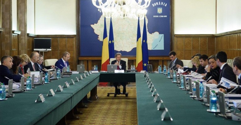 Guvern: MTS va putea înființa centre naționale de tineret; 12 august se instituie ca Ziua Națională a Tineretului