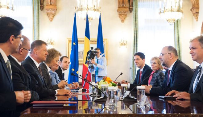 Președintele Iohannis a început consultările cu partidele parlamentare