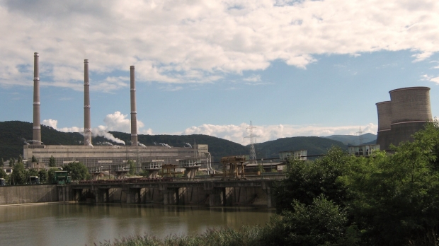 Protest spontan al sindicaliștilor de la Complexul Energetic Hunedoara în fața Tribunalului și Prefecturii din Deva
