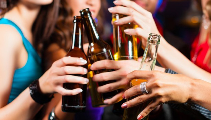 Abuzul de alcool crește cu 40% riscul de atac de cord (studiu)