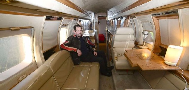 Zbor plăcut pe calea… somnului, într-un avion transformat în pensiune în Țara Galilor