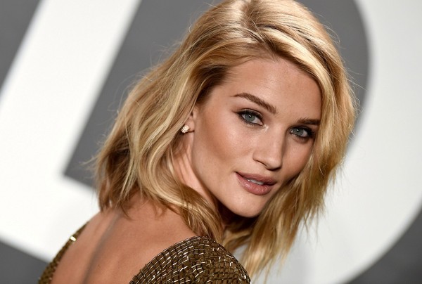 Actrița Rosie Huntington-Whiteley confirmă că este însărcinată