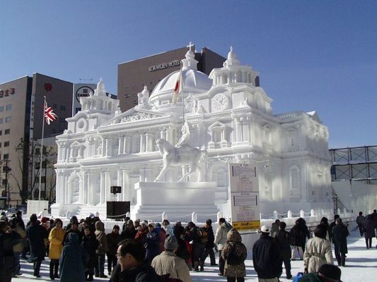 Japonia: Maeștrii sculpturilor în gheață și-au dat întâlnire, ca în fiecare an, la Festivalul zăpezii de la Sapporo