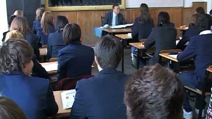 Mai multe ONG-uri solicită Ministerului Educației refacerea propunerilor de programe pentru gimnaziu