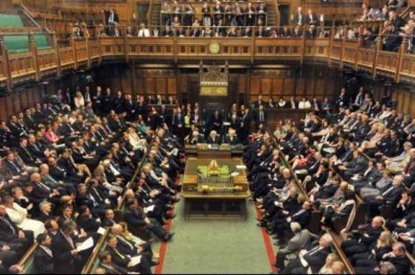 Marea Britanie: Prima zi de dezbateri privind Brexit-ul în Parlament