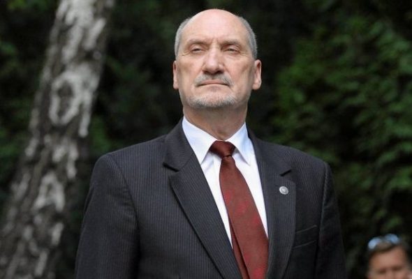 Polonia: 90% dintre înalții responsabili ai armatei au fost înlocuiți