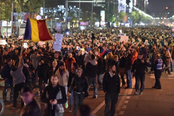 VIDEO Protest București: Manifestanții din Piața Victoriei s-au retras