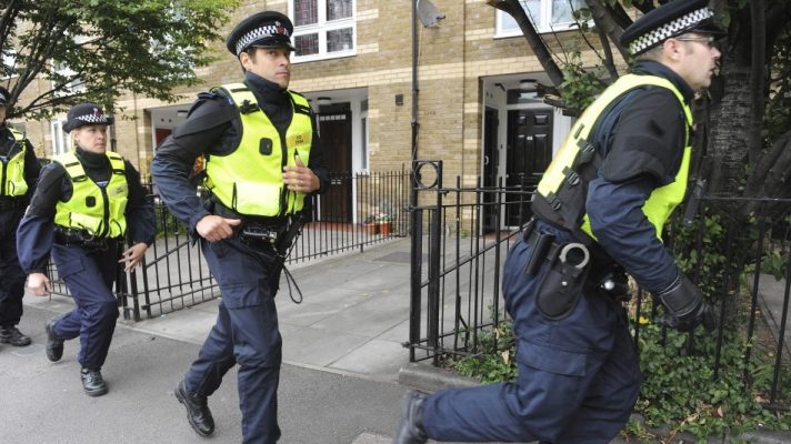 Poliția britanică a efectuat șapte arestări în raiduri având legătură cu atacul de la Parlament