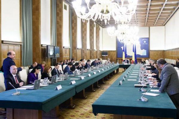 Guvern: Modificarea sistemului de impozitare a veniturilor va fi bine fundamentată și definitivată după consultarea specialiștilor