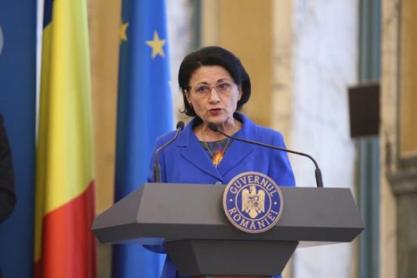 Ecaterina Andronescu: Cererea de locuri în şcolile profesionale este dublă în acest an
