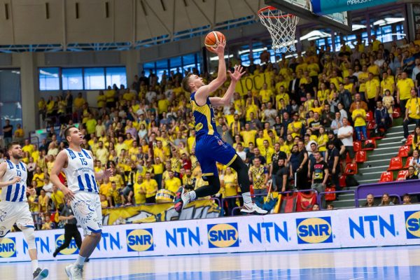 Baschet masculin: CSU Sibiu a câştigat şi al doilea meci al semifinalei cu SCM ”U” Craiova