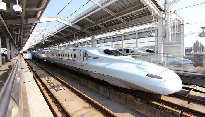 Japonia a testat un tren de mare viteză capabil să ajungă la 360 km/h