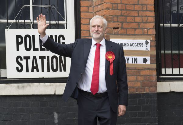 Jeremy Corbyn cere alegeri generale sau un al doilea referendum în Marea Britanie