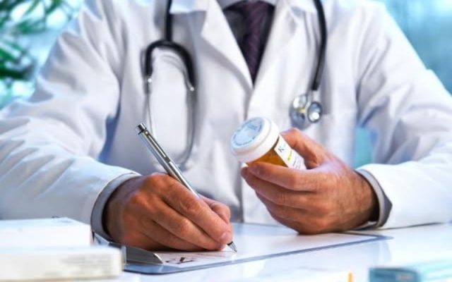 SNMF: Trebuie acordat tuturor medicilor accesul la fonduri
