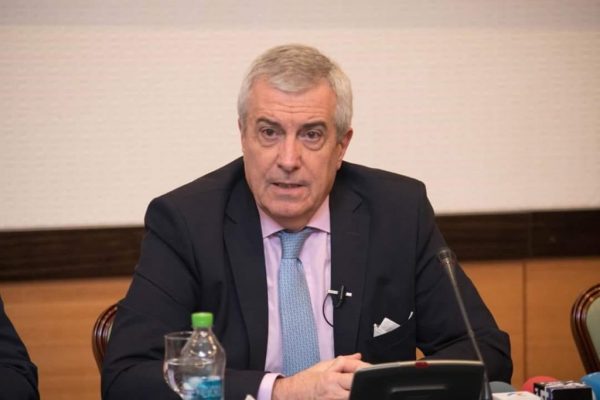 Senat: Comisia juridică propune încuviinţarea începerii urmăririi penale în cazul lui Tăriceanu