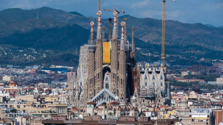 După 137 de ani, catedrala Sagrada Familia a obţinut permisul de construcţie