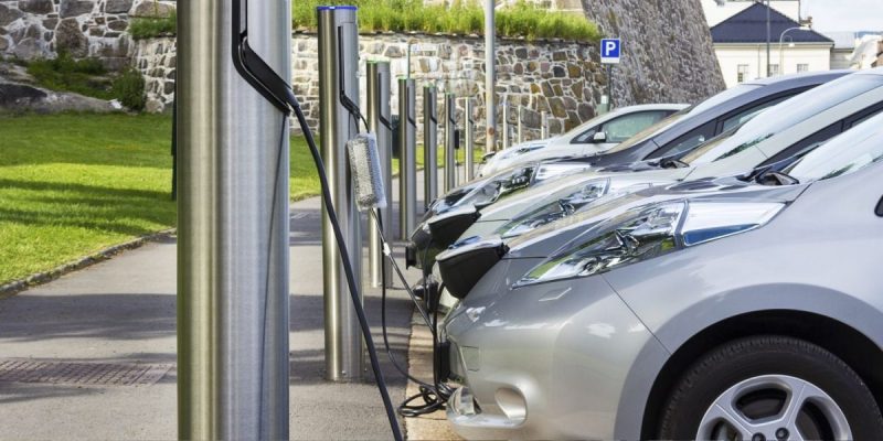 Ministerul Mediului: Buget de 92 milioane lei în 2019 pentru instalarea de staţii de încărcare a autovehiculelor electrice