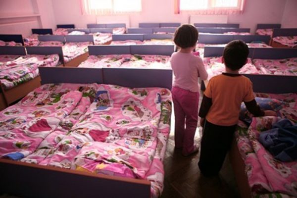 Nelu Barbu: Amenzi între 3.000 şi 10.000 de lei pentru nedesfiinţarea centrelor de plasament de tip vechi