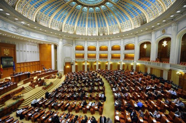 Parlament: Raport favorabil proiectului de modificare a unor acte normative privind votul în străinătate