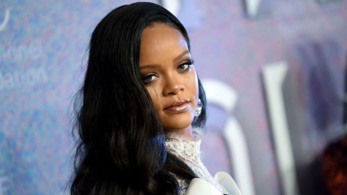 Rihanna a devenit cea mai bogată cântăreaţă din lume