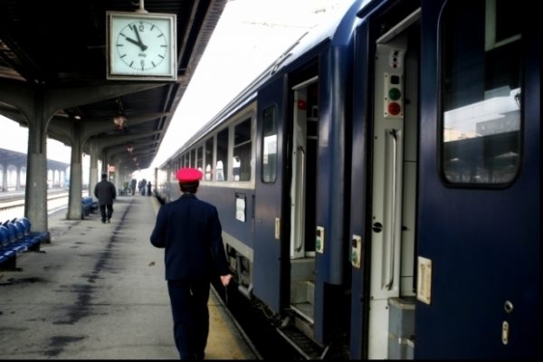 Trenurile directe spre Grecia şi Turcia vor reintra în circulaţie, de vineri