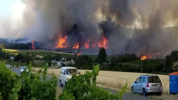 Incendii în sudul Franţei: Peste 2.500 de turişti, evacuaţi