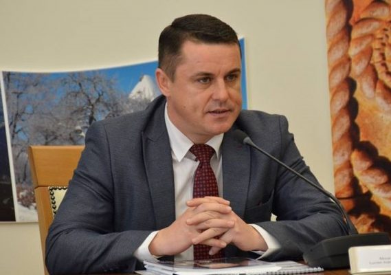 Maramureş: Primarul PMP al oraşului Ulmeni a renunţat la pensia specială, cu declaraţie la notar