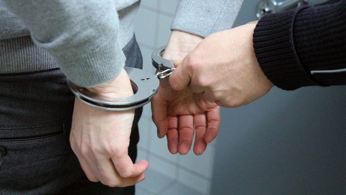 Patru bărbați, care ar fi sustras 32 de autovehicule din Spania, prinși de polițiștii din Olt