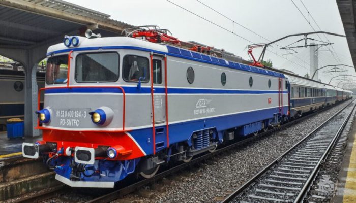 Mecanicii de locomotivă şi angajaţii CFR Călători pregătesc proteste masive, timp de patru săptămâni, din septembrie